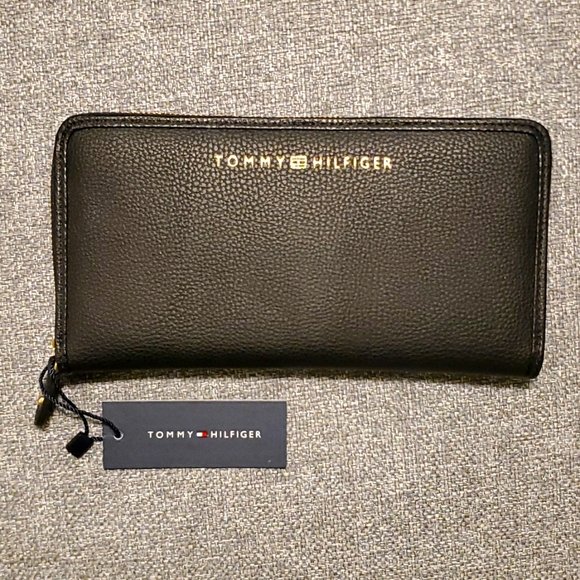 Tommy Hilfiger Black Wallet - Picture 1 of 9